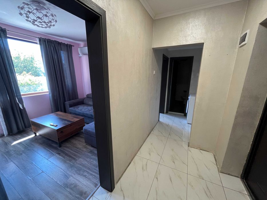 Продава напълно обзаведен апартамент до у-ще Паисий Хилендарски