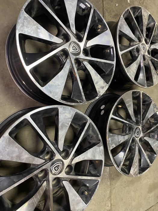 На  17 5/114,3. 4 шт в наличии