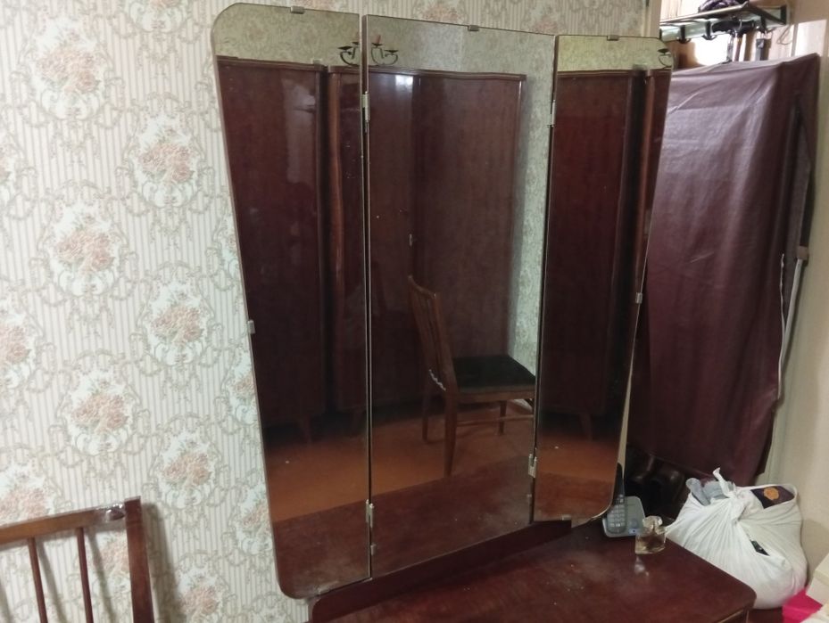 Продам спальный гарнитур (Румыния)