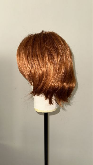 Къса обемна рижава перука