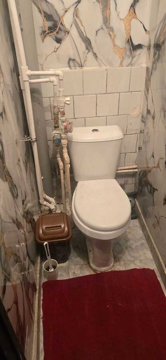 Sergeli karzinkani orqasida.ruvd kuchada 1 xonali uy arendaga beriladi