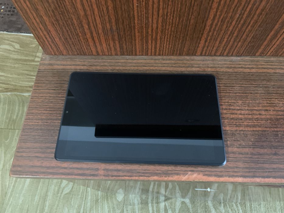 Продавам Lenovo Tab M8
