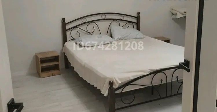 Сдается 1 ком кв посуточно Момышулы 12