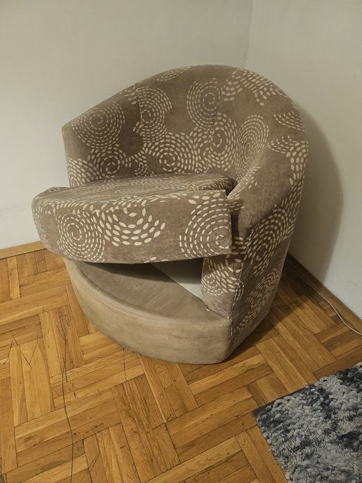 Фотьойл с  табуретка