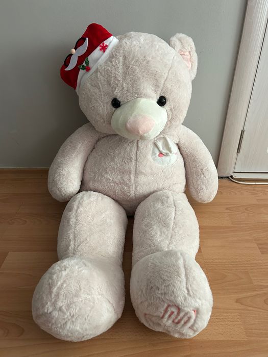 Голям плюшен мечок