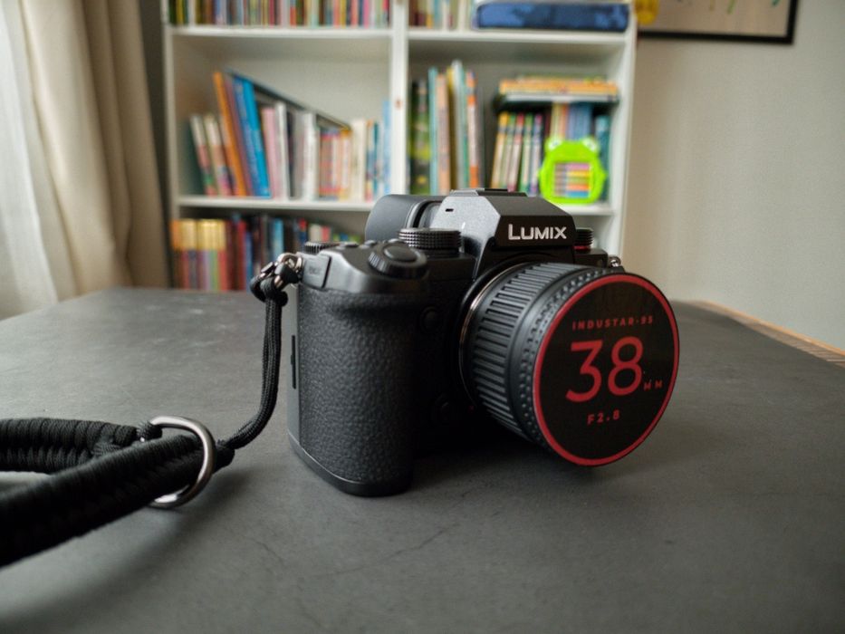 Продавам Panasonic Lumix S5D