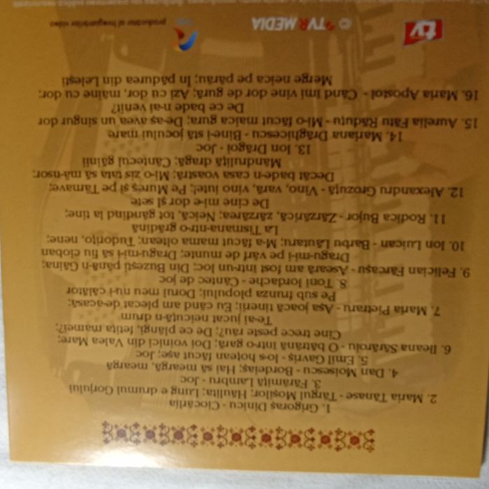 Două viniluri cu muzica românească și 3 CD  de colecție