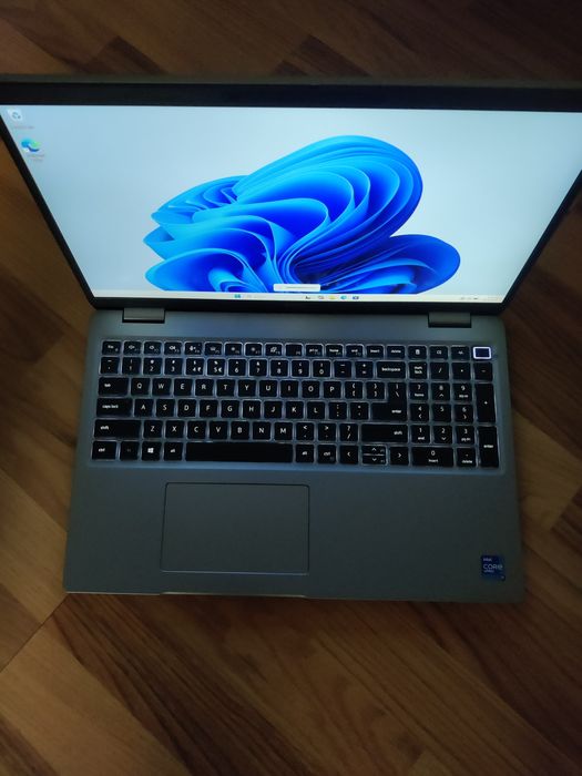 Laptop DELL Precision 3561