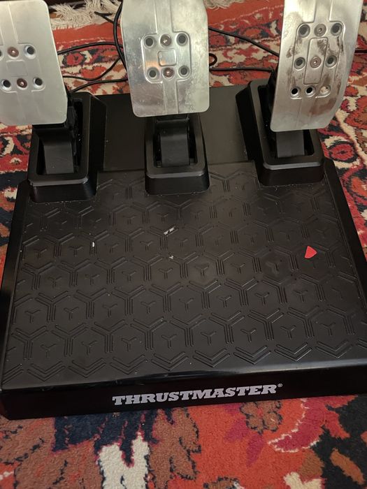 Volan thrustmaster + pod pedalier 3 pedale