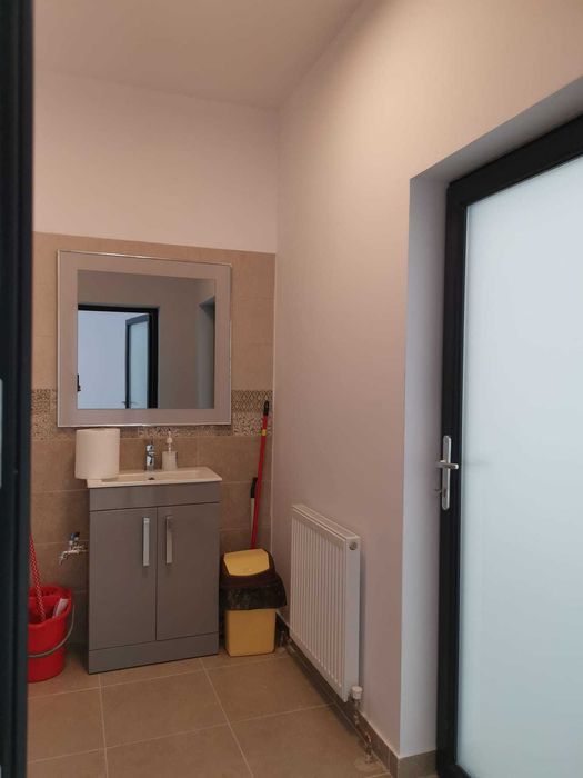 Inchiriez spatiu comercial, Curtea de Arges, zona Posada, langa Flanco