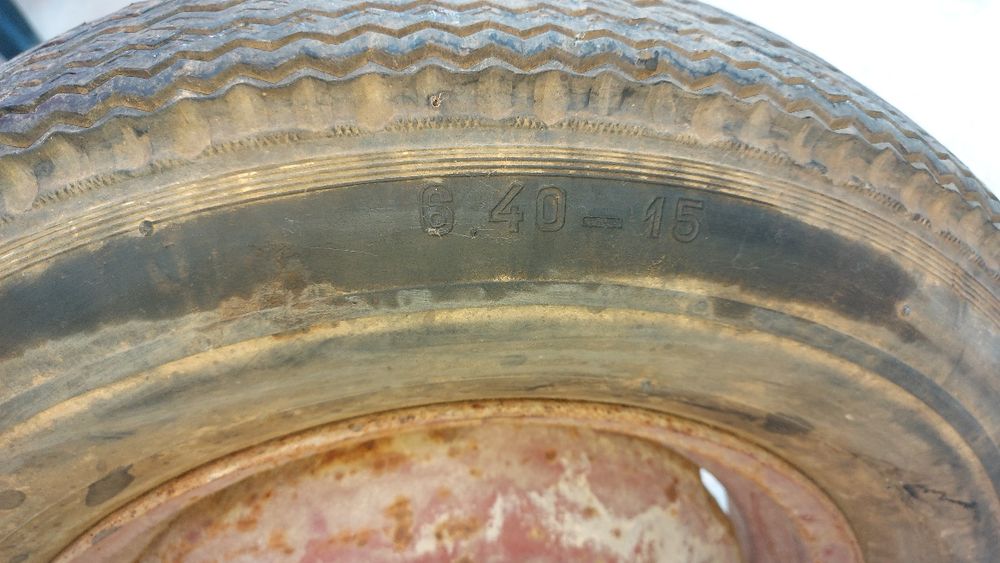 Cauciuc 640-15  cu cameră si geanta in 4 găuri