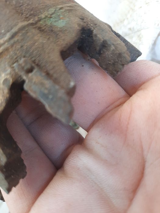 Коронки продам..