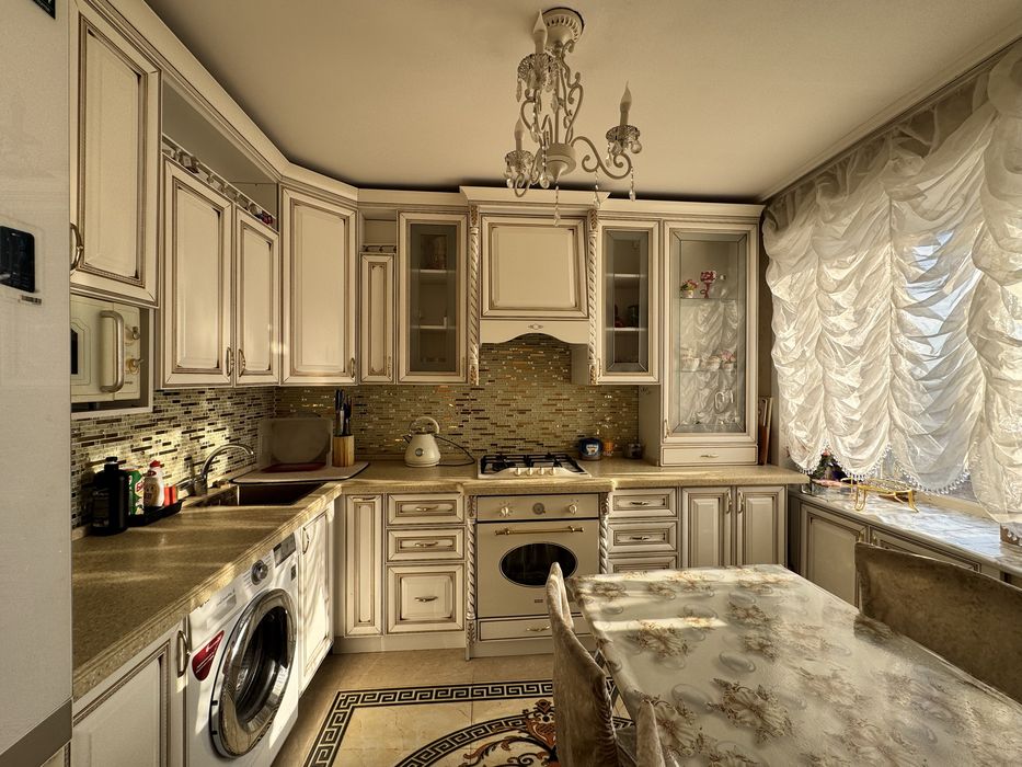 Продажа 4 комн. кв. - пр. Республики 32