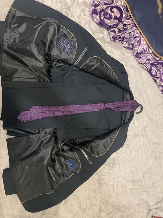 Продам костьюм новый