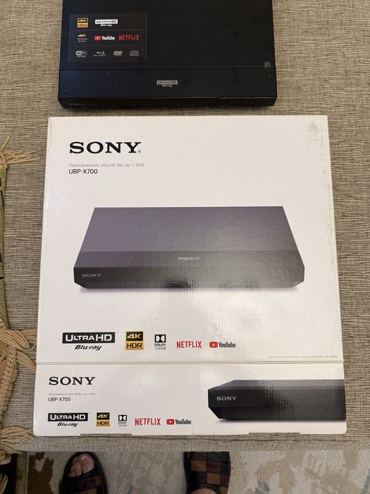 Blu ray проигрыватель Sony UBP-X700