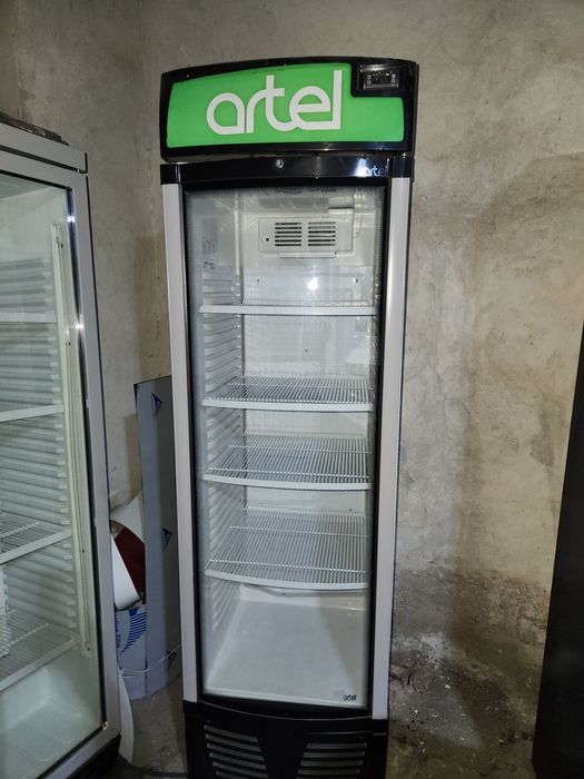Artel vitirina xalodelnik sotiladi