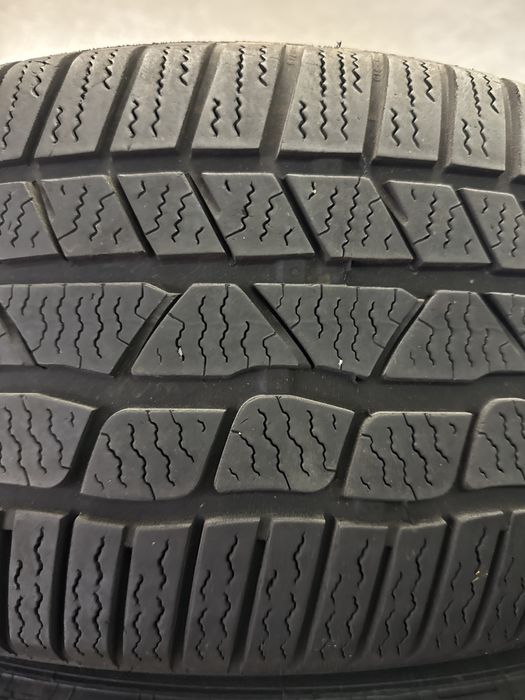 Гуми втора употреба 225.50.18 4 бр континентал Зимни !