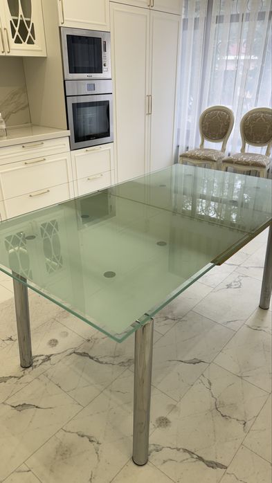 Кухонный стол итальянский