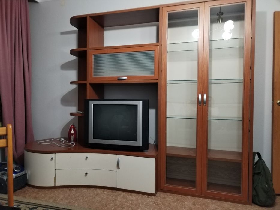 Продам стенку в зал за 30 000,00 тенге в хорошем состоянии