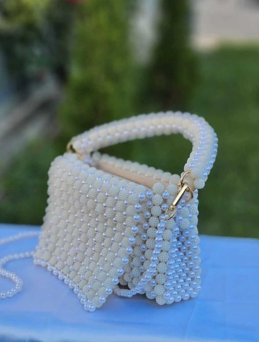 Geantă elegantă lucrată manual