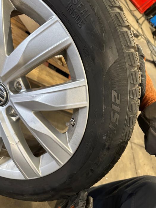 4 Jante Aliaj Volkswagen Arteon anvelope iarna Pirelli 215 55 17 5x112