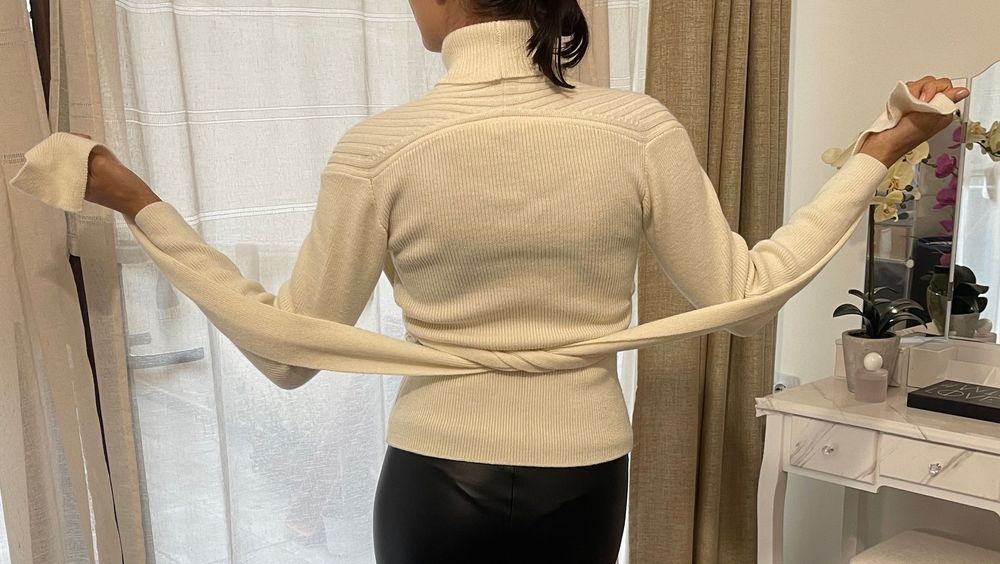 Pulover cu model inedit