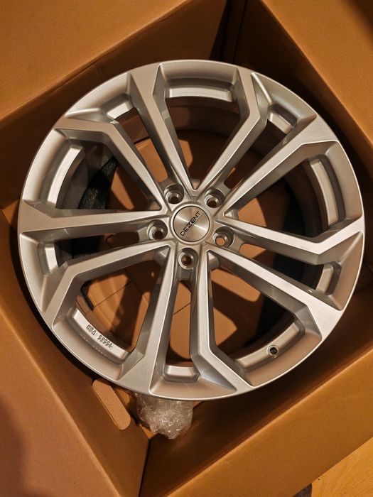 Vand jante de aliaj  pe 20 marca Dezent distanta intre prezoane 5x114,