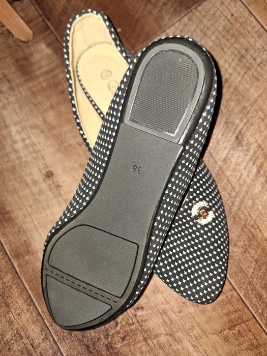 Продам балетки новые