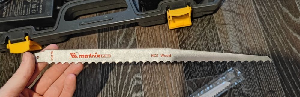 Продам сабельную пилу