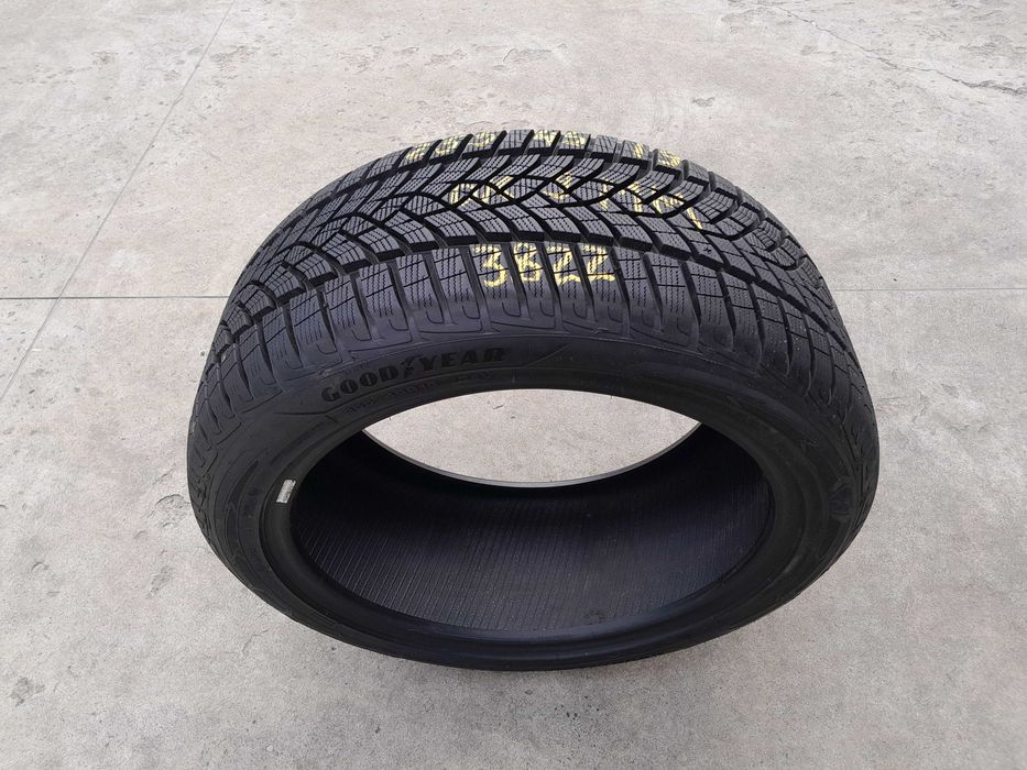 O anvelopa iarna 255 45 19 goodyear ultragrip performance + 9 mm 3822