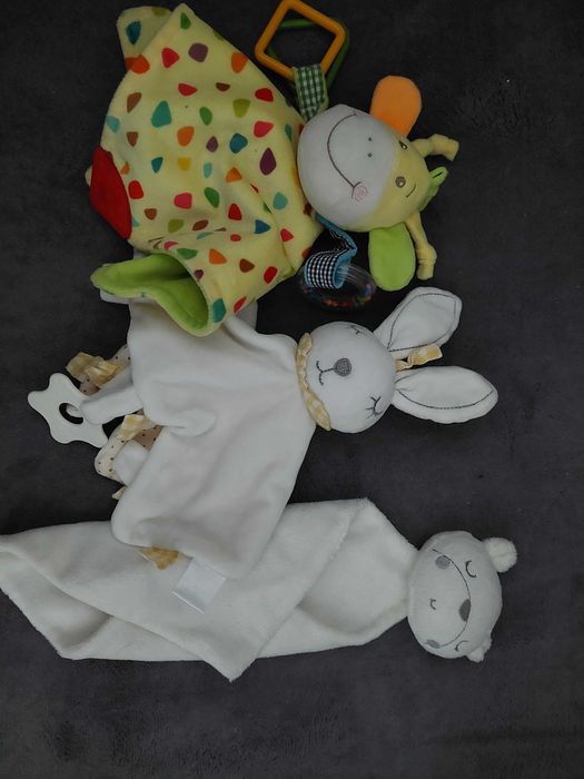 Различни дрънкалки, гризалки, кърпички за гушкане, играчки