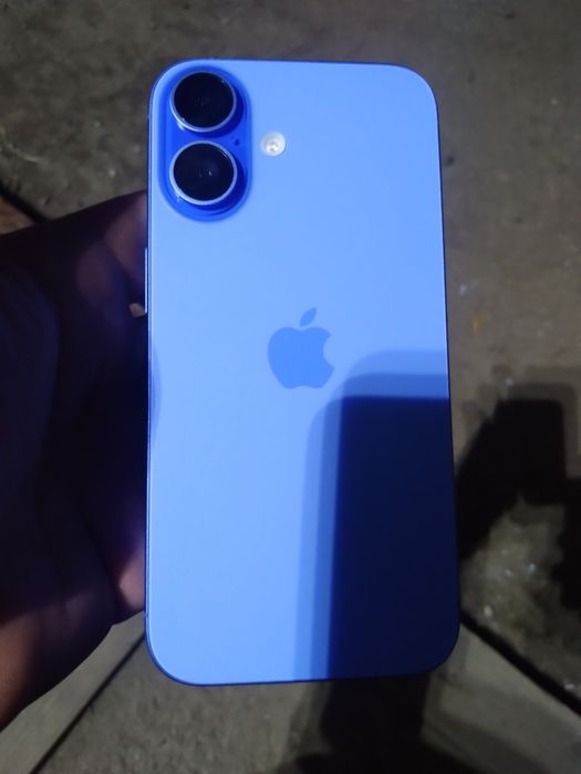 Продам iPhone 16