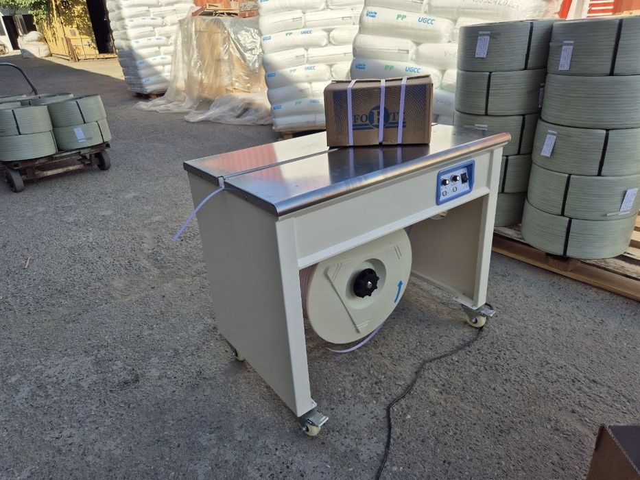 Полуавтоматическая упаковочная машина с полипропиленовой лентой. Pp