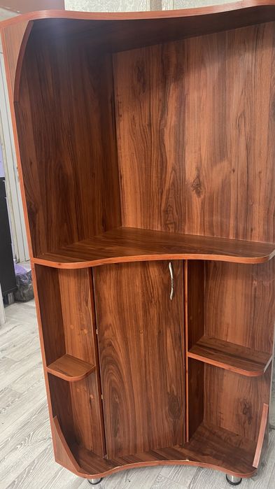 Продам шкаф угловой