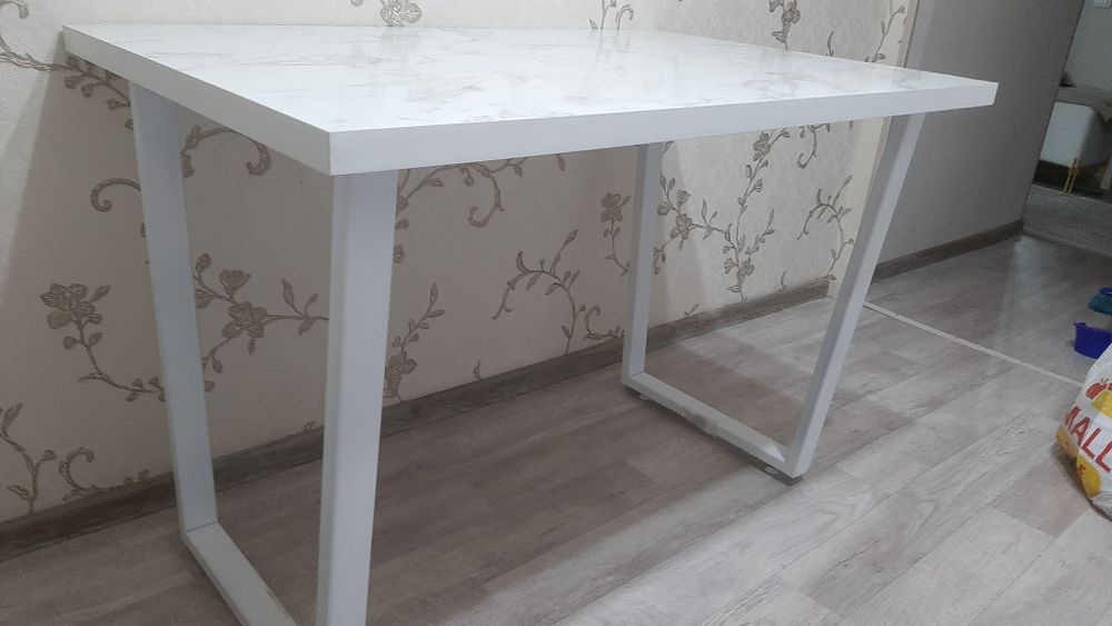 Продам стол кухонный и не только.