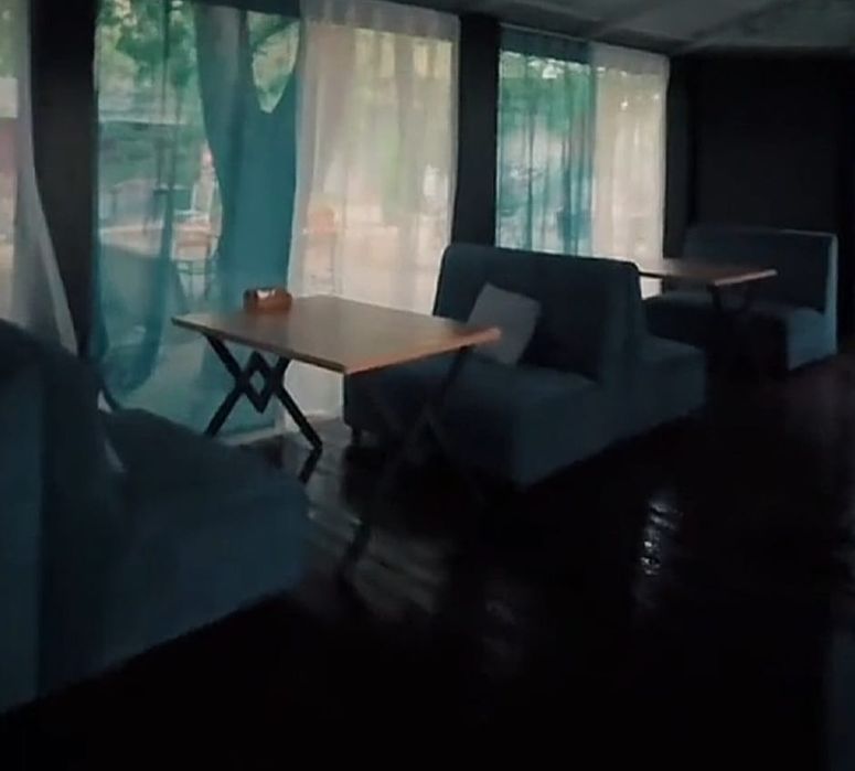 Столы для кафе бар . дома