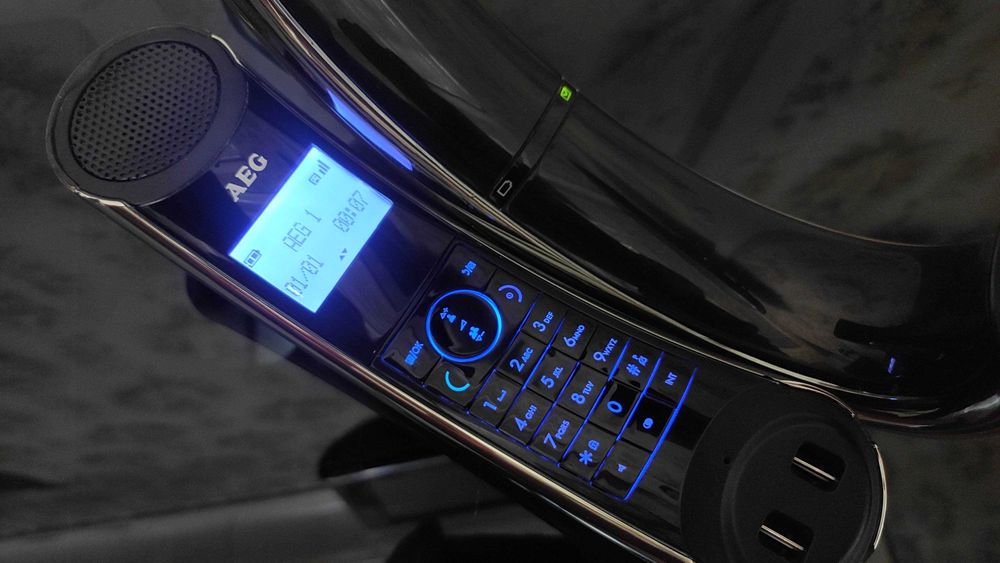 AEG Eclipse 15 дизайнерский телефон с автоответчиком: 500 000 so