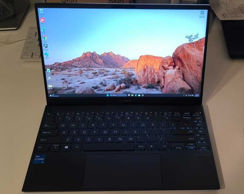 Laptop Asus UX425EA