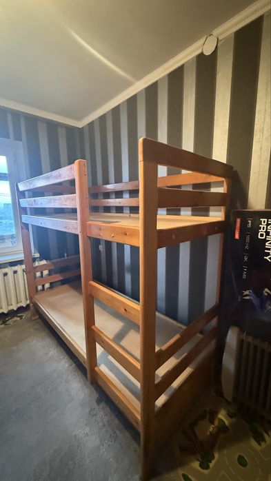 Продам двухъярусную кровать