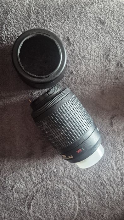 Цифров фотоапарат NIKON D3200 с два обектива , сенник и чанта