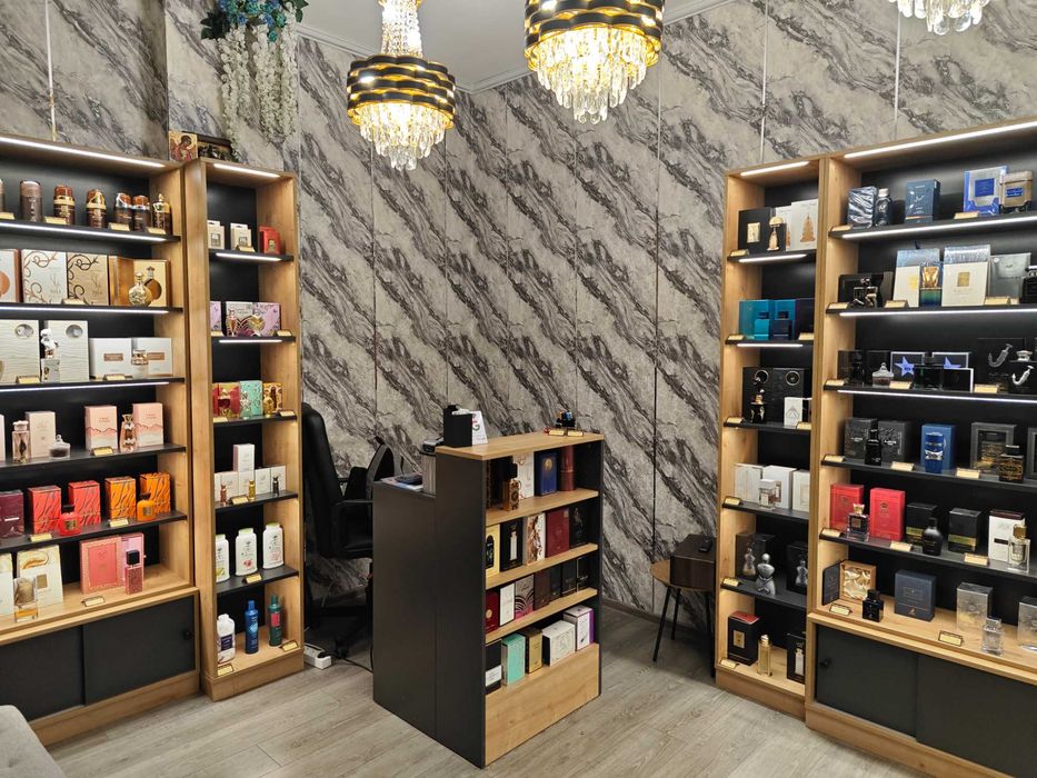 Стелажи и каса за магазин