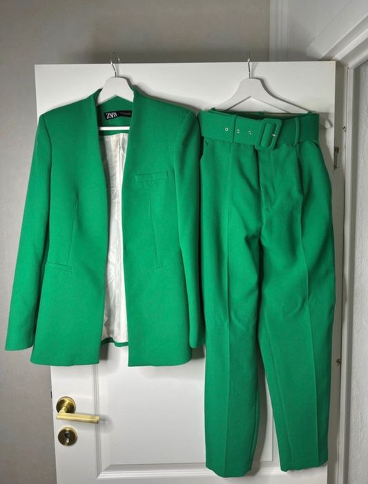 Costum Zara mărimea xs