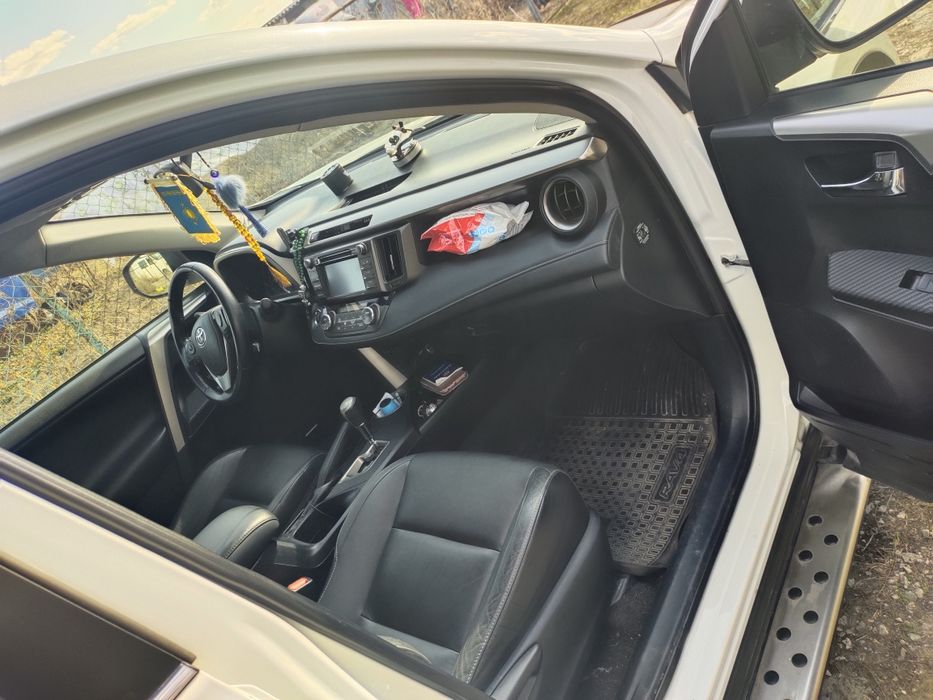 Тойота Рав 4 только продажа