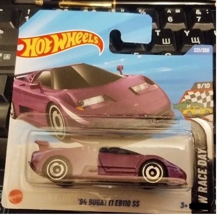 Hot Wheels 94 Bugatti EB110 SS нов