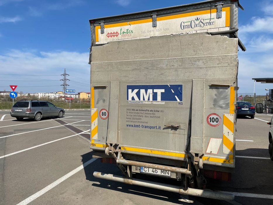 MAN 8225L Camion MAN frigorific cu lift