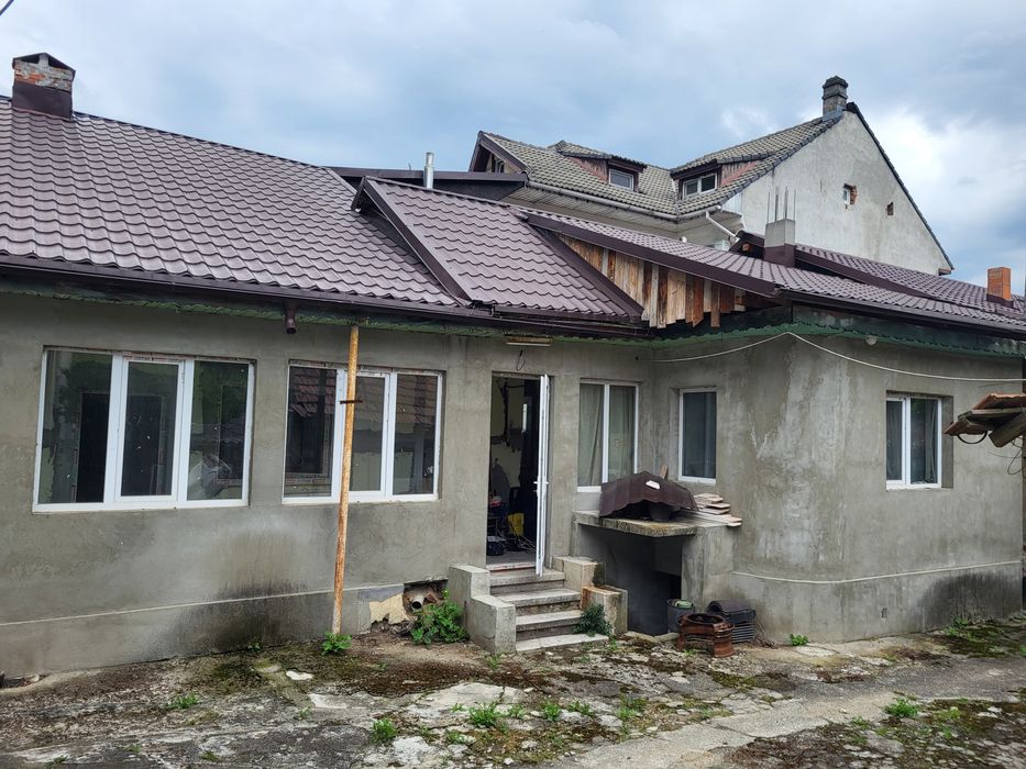 Vând casa in Caciulata lângă Hotel Orizont