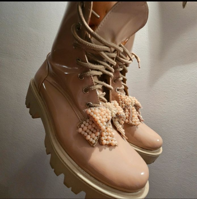 Bocanci din piele lăcuită, 37, roz prăfuit, fără defecte