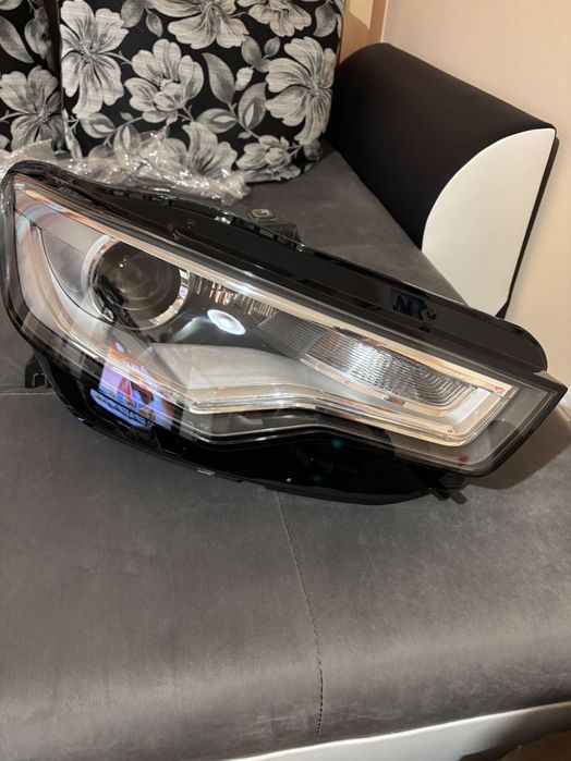 Фар Hella за Ауди a6 c7 2014г оригинален . Оборудван, със завиване.