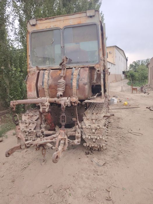 Bulduzer traktor t75