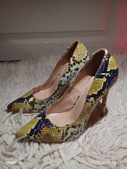 Pantofi 10 lei perechea